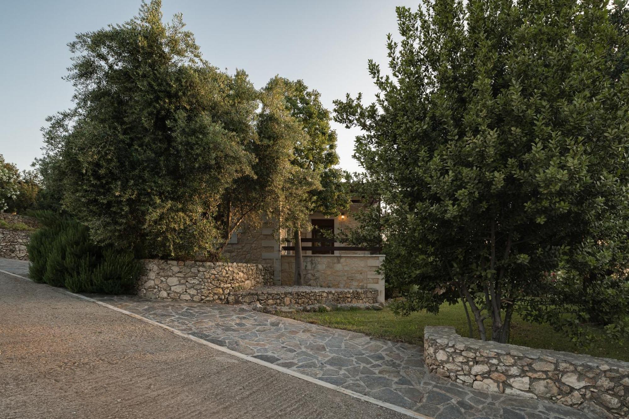 Koules Estate, With Private Pools & Bbq - Embracing Nature, By Thinkvilla Argouli Номер фото